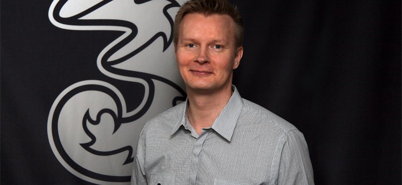 Mikael Bäckström är personalchef kommersiella avdelningarna och teknik hos mobiloperatören 3.
