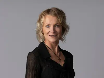 Ewa Braf - Jag vill dela med mig av mina tankar, väcka reflektion och sprida kunskap.