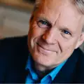 Jan Gunnarsson vill att fler gör sig själv till en VD, en Välkomnande Direktör, med makten över känslorna.