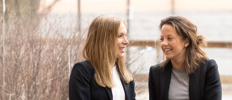 Vi ger våra tjänstemän introduktion samt löpande kompetensutveckling.