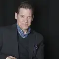 "Jag vill konkret visa hur alla chefer kan tillämpa kommunikativt ledarskap i vardagen." - Pär Lager