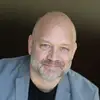 Stefan Söderfjäll är fil. Dr i psykologi, föreläsare och författare till ett tiotal böcker. Han är också vår nya expert på psykologiskt kapital hos ledare och medarbetare.