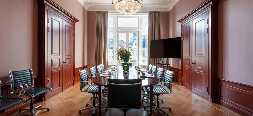 The Sparrow Hotel / Edith: Edith-rummet på The Sparrow Hotel är en intim mötesplats i fransk-inspirerad boutiquehotellmiljö.