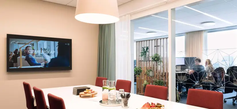 United Spaces Solna Strand / Haga: Haga-rummet hos United Spaces Solna Strand – en stilren och funktionell lokal för mindre möten.