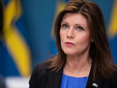 "Det ska aldrig löna sig att begå brott eller skaffa sig fördelar genom att försumma de anställdas rätt till en trygg arbetsmiljö. " - Eva Nordmark, Arbetsmarknadsminister