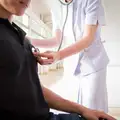 Informera hellre för mycket vid sjukdom