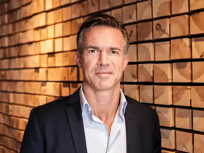 – Jag tycker att man ska ha en långsiktighet i alla mänskliga relationer, det bör vara en självklarhet, säger Henrik Engstam Phalén.
