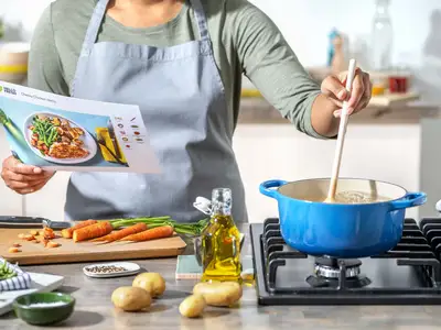 Med en matkasse från HelloFresh får du hem färska ingredienser och tydliga steg-för-steg-recept varje vecka.