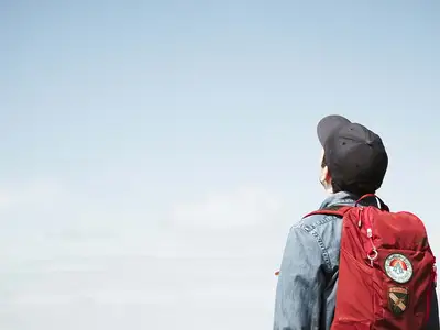 Du attraherar enklast en person som vill växa genom att erbjuda en resa av lärande och utmaningar.