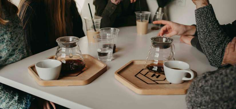 Bygg vardagsgemenskap: Ta en kaffe. Bjud in till samtal – även de enkla.