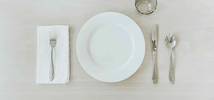 När du känner dig helt mätt har du ofta redan ätit för mycket.