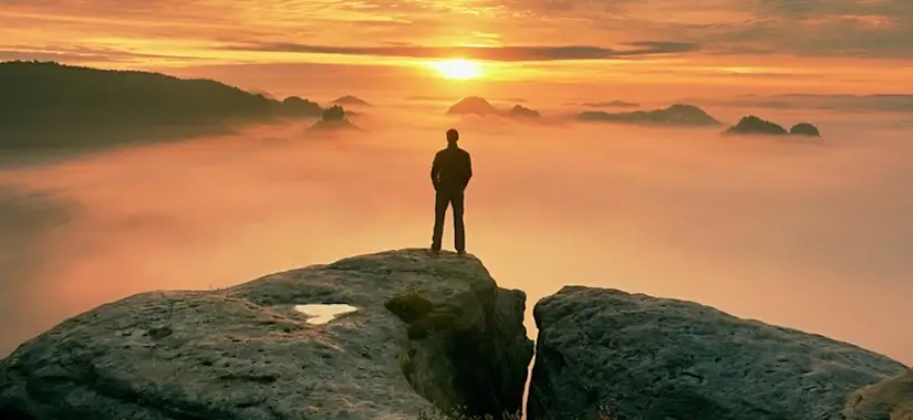 Den här serien är inte en manual för lycka. Den är en inbjudan till eftertanke.