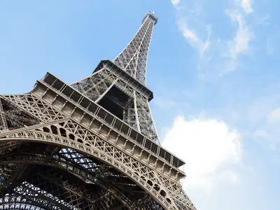 Paris, Christer Isaksson, Politiskt ledarskap
