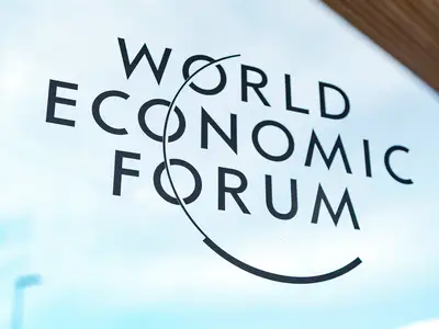 Tack vare AI, digitalisering och ny teknik finns det nya metoder för att vägleda människor till de kompetenser och jobb som behövs, enligt World Economic Forum..