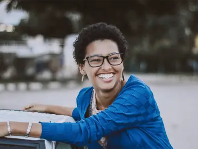 Åldersstereotyper fungerar ofta omedvetet. De yngre intervjupersonerna i studien stängde inte medvetet ut sina äldre kollegor.