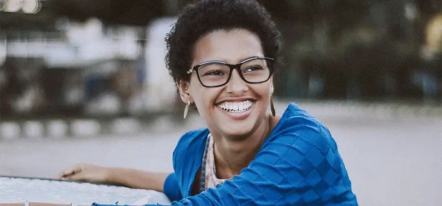 Åldersstereotyper fungerar ofta omedvetet. De yngre intervjupersonerna i studien stängde inte medvetet ut sina äldre kollegor.